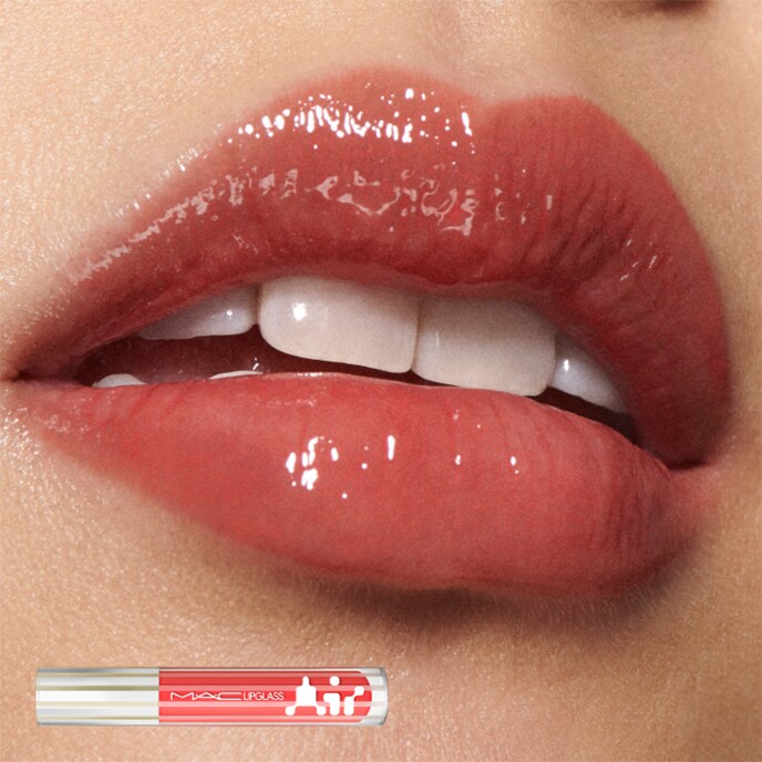 MACXIMAL MATTE LIPSTICK I EVERYBODY’S HEROINE